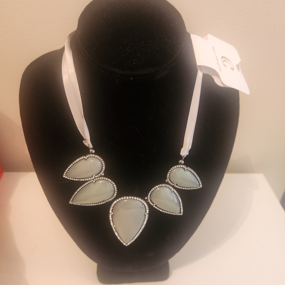 Statement Teardrop Pendant Necklace - White/Light Gray